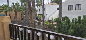 Vistas desde la terraza de la primera planta del apartamento en Oasis Dunas de Corralejo, Fuerteventura.