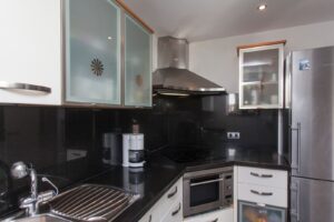 Cocina completamente equipada del chalet de lujo en Corralejo