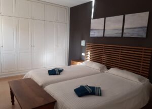 Dormitorio 2 del chalet independiente de la calle Guirre en Corralejo.