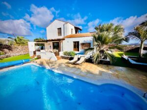 Fachada principal del chalet independiente de la calle paradejas en Lajares, Fuerteventura