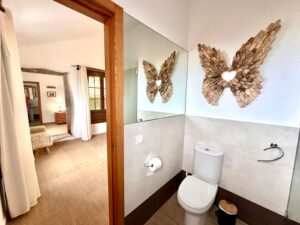 Baño del chalet independiente de la calle Paradejas en Lajares