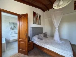 Dormitorio 3 camas dobles de la Villa en calle del jable de Lajares, Fuerteventura