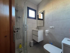 Baño completo de la Villa en calle del jable de Lajares, Fuerteventura