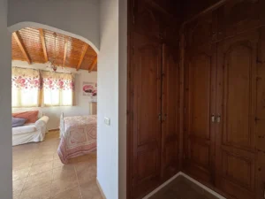 Detalles de armario empotrado de dormitorio de la Villa en calle del jable de Lajares.
