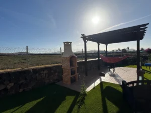 Zona de barbacoa de la Villa en calle del jable de Lajares.