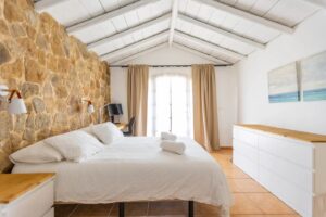 Dormitorio principal de la villa individual de la calle central de Lajares, Fueteventura