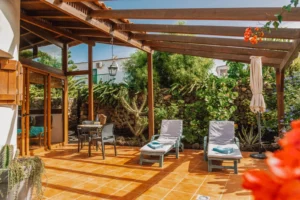 Zona exterior con barbacoa.