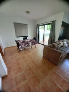 Salon comedor con acceso al jardin privado
