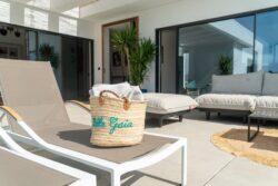 Detalles de diseño de hamacas en terraza de Villa Gaia, Fuerteventura.